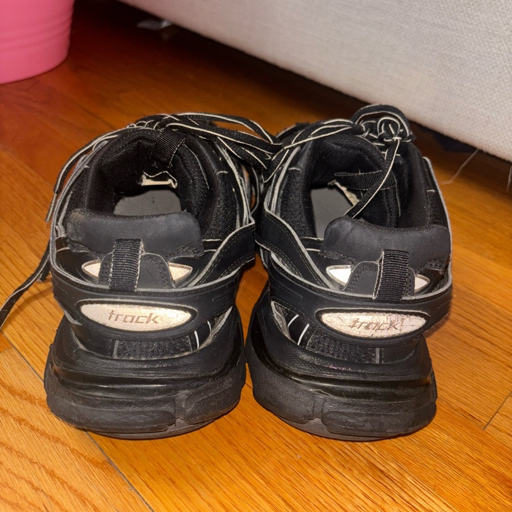 Balenciaga Men's Black Tracks - Picture 2 of 4